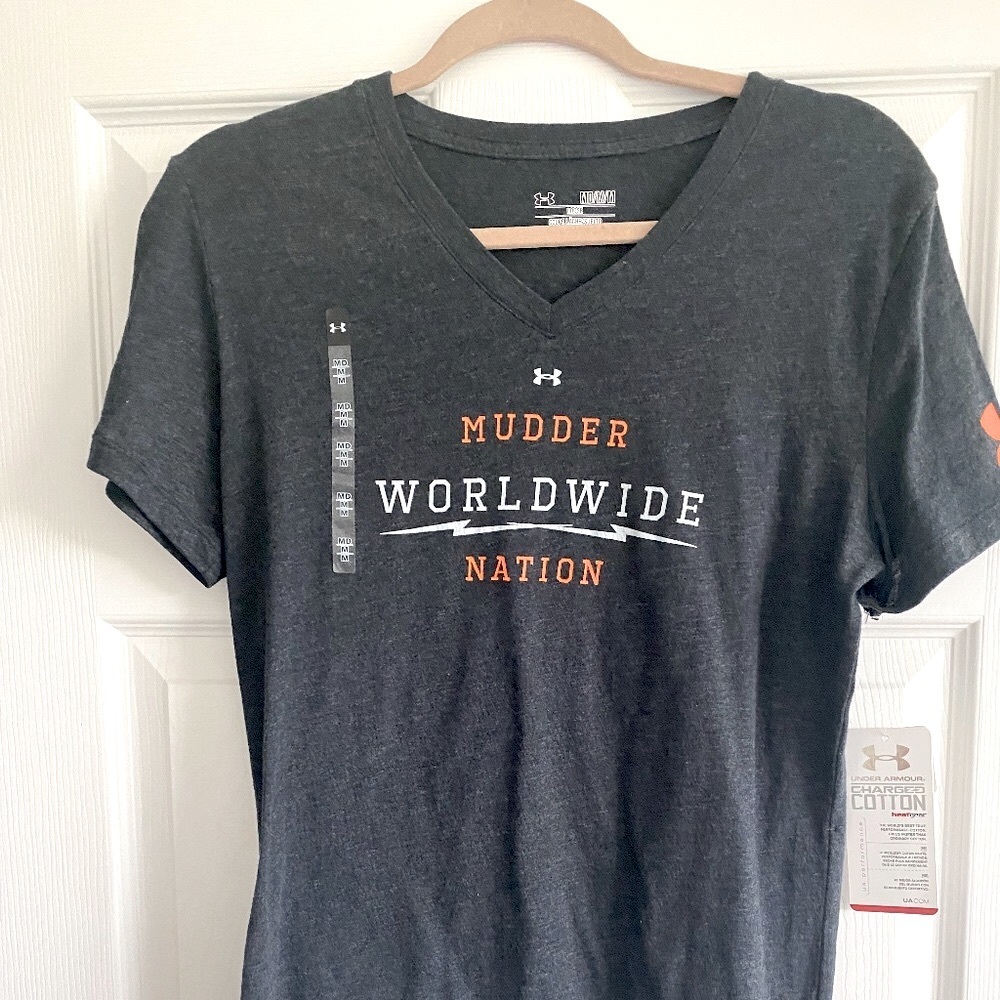Under Armour Mudder NWT Worldwide Nation Grey women’s T-shirt Sz. M
